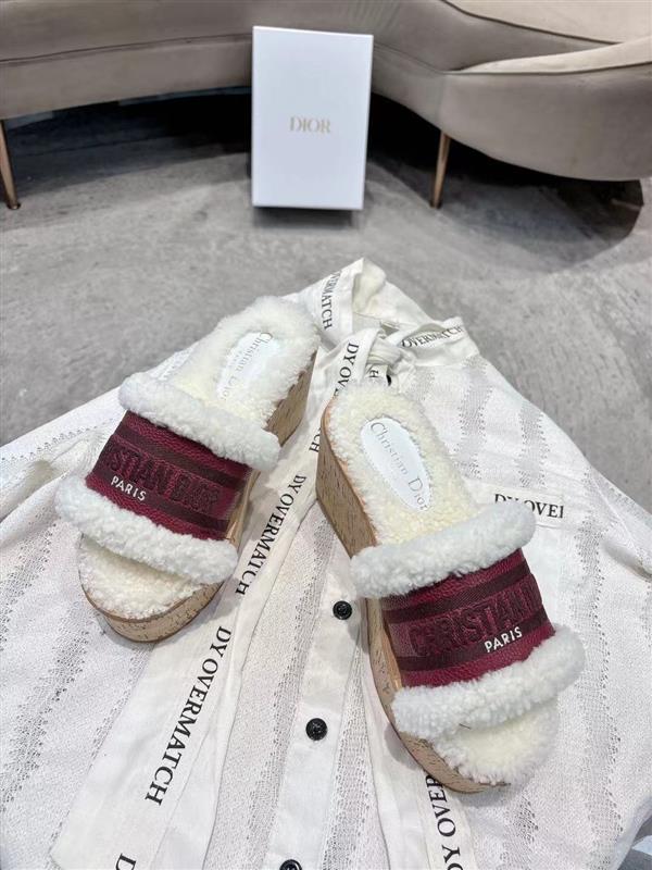 20251128184319897 290